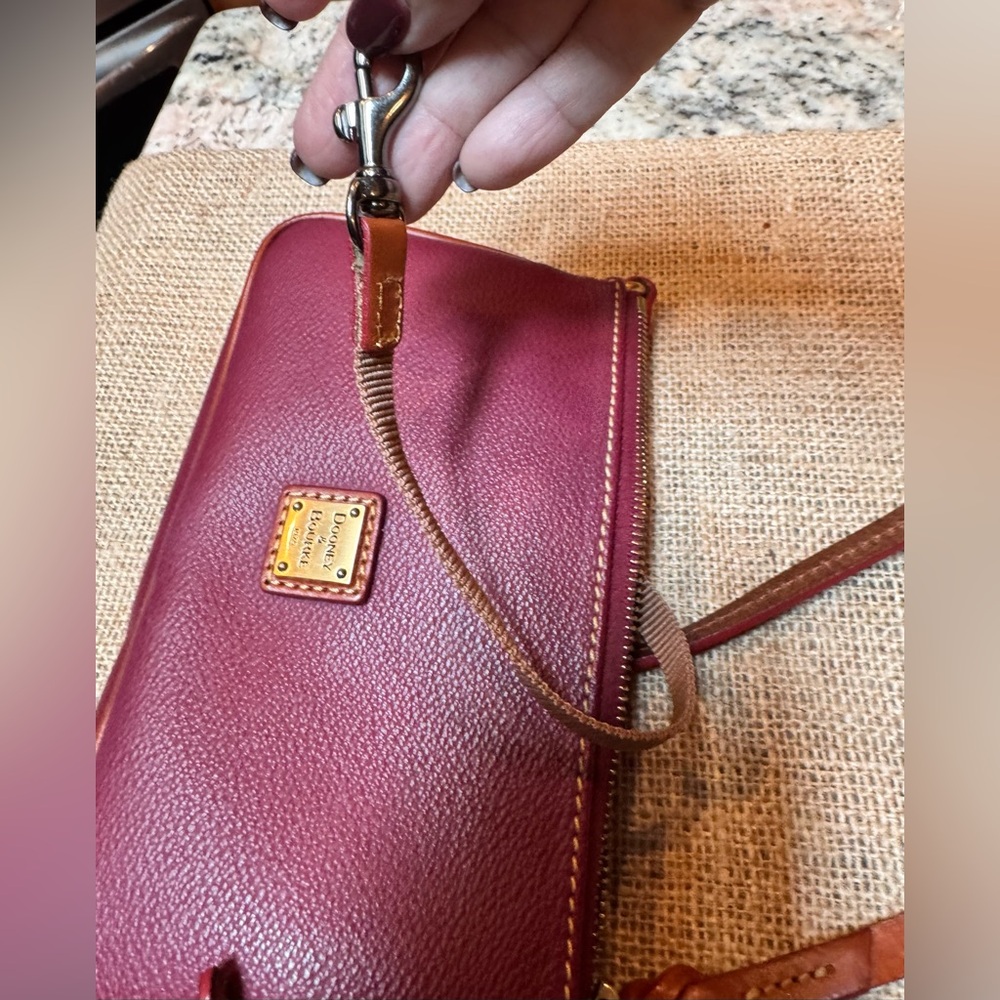 Vibrant Dooney & Bourke raspberry Crossbody purse in excellent condition - Picture 9 of 12